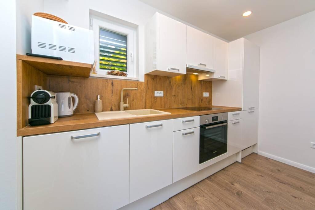 Apartman Macan Брела Екстериор снимка