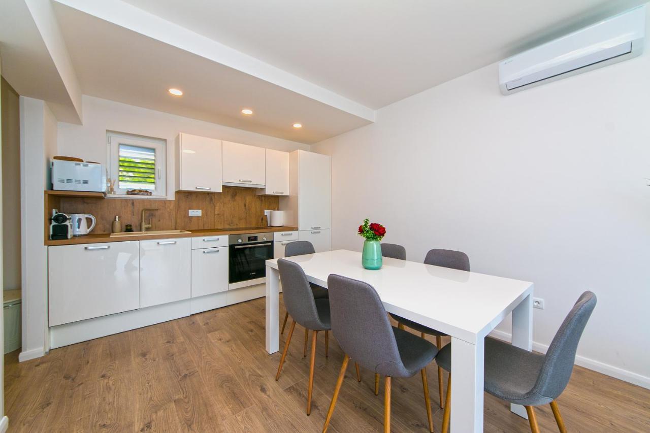 Apartman Macan Брела Екстериор снимка